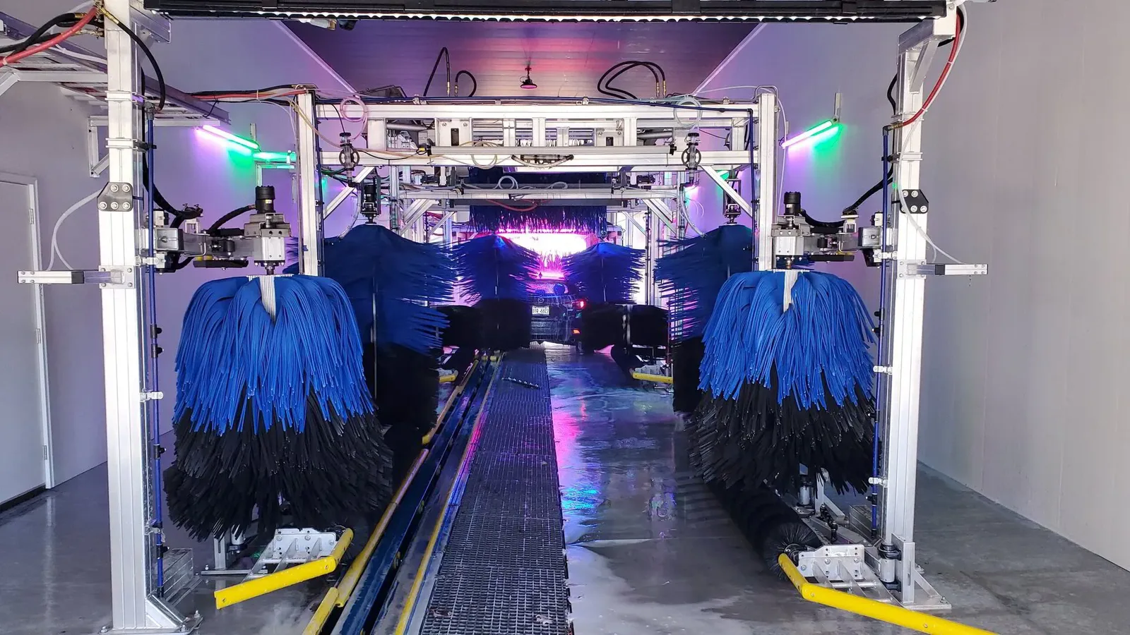 Blue wash brushes inside the Aqua Blue tunnel